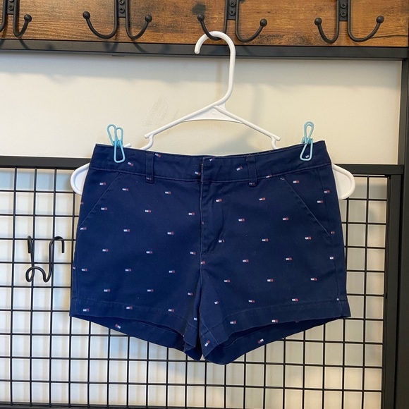NWOT |‎ Tommy Hilfiger girl’s logo print khaki shorts — size 10 - Picture 1 of 5